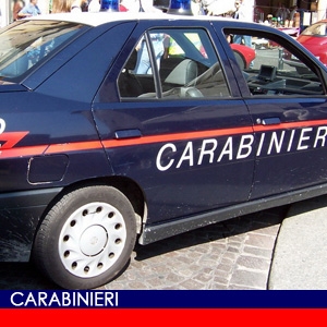 Tenta di rubare da un'auto in piazza della repubblica, 38enne arrestato dai carabinieri