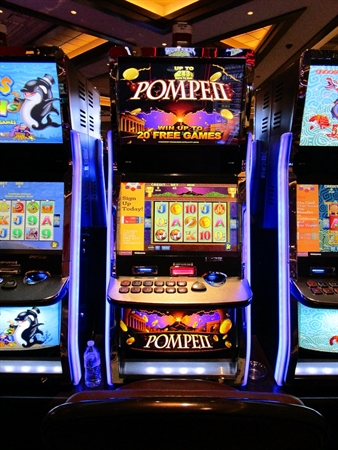 Lucera: slot machine ed azzardo. Il punto