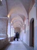 Il camminamento interno al Convento del Santissimo Salvatore 