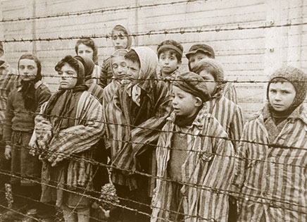 L’ olocausto ricordato solo con parole vuote e ripetitive, poesia e nota da Pasquale Zolla