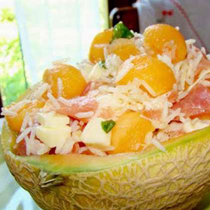 Insalata di riso, prosciutto e melone, la ricetta più sfiziosa dell'estate