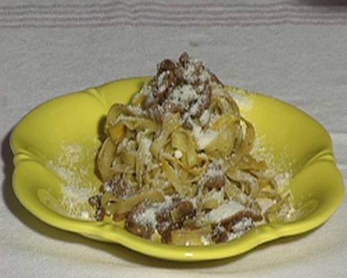 VIDEO' RICETTE IN FIORE... TAGLIATELLE, FUNGHI PORCINI E ZAFFERANO