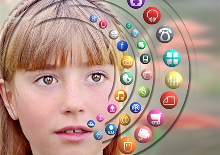 Connessi o Disconnessi? Il benessere Psicologico in un mondo virtuale'. Recensione del giovane lucerino Matteo Mantuano