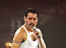 A Bovino, il Festival dei Monti Dauni omaggia il frontman dei Queen, con il giovane Andrea Palumbo