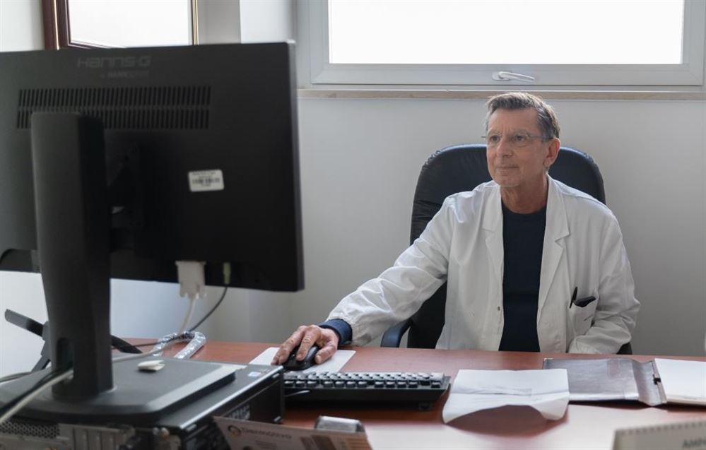Asportata enorme cisti ovarica presso la Struttura di Ginecologia ospedaliera del Policlinico Riuniti di Foggia